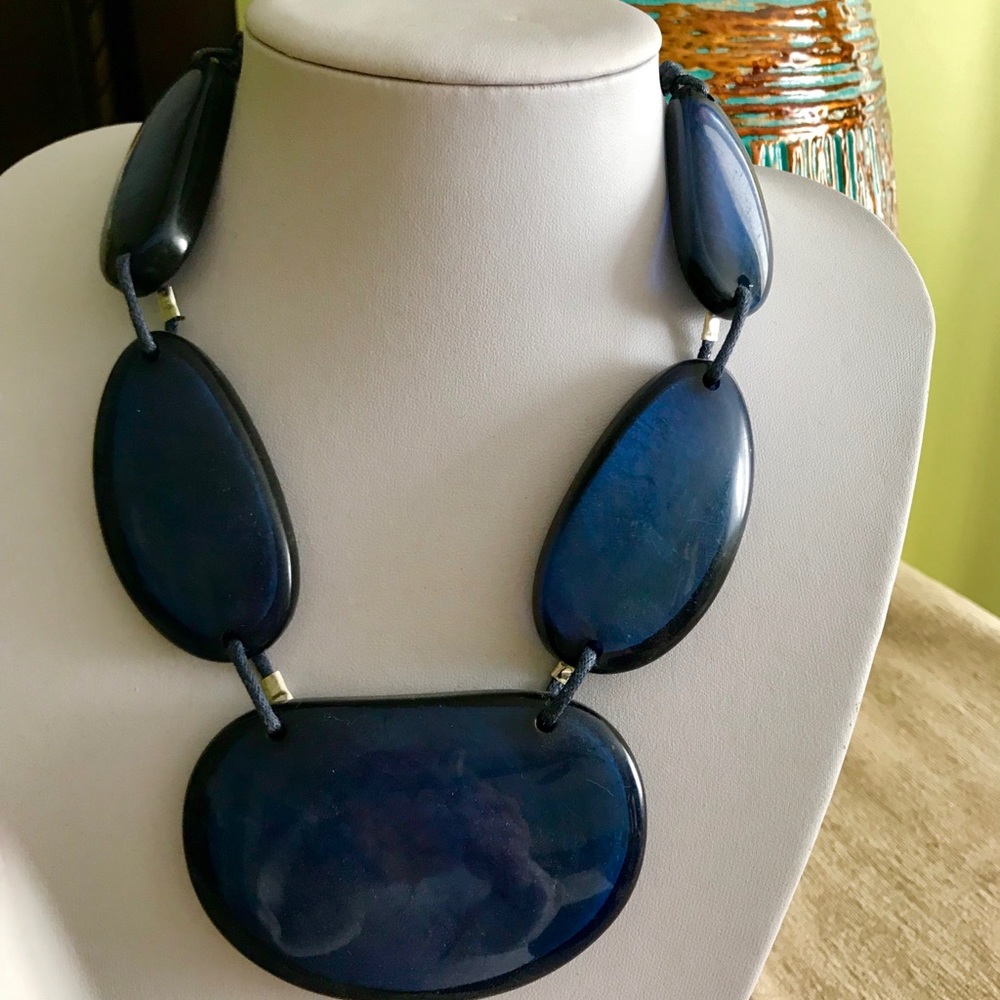 Blue stone look necklace